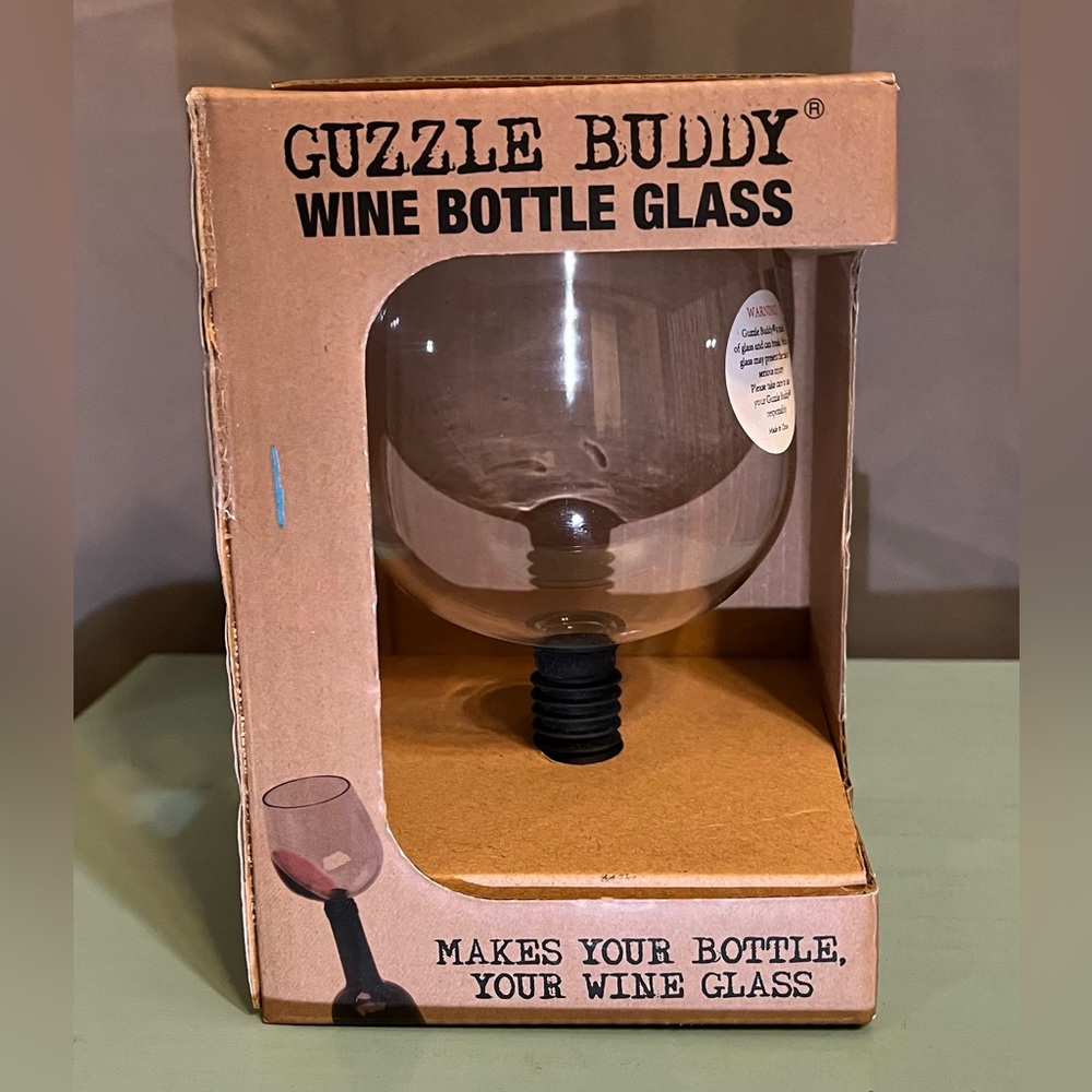 Guzzle Buddy Wine Bottle Glass ‘Plug It And Chug It’ New in Box